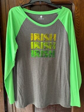 Irish ☘️ Long Sleeve Gray 100% Cotton Unisex Tee with Kelly Green Sleeves